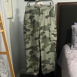 Guess Green Camouflage Cargo Pants